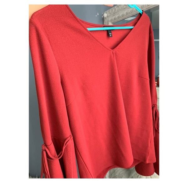 Express Blouse - Picture 2 of 6